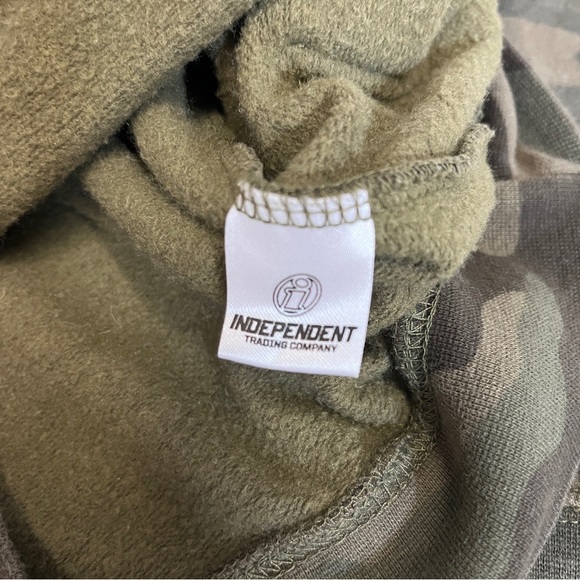 Arlington Hardware Camo Hoodie - Picture 5 of 8